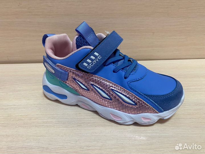 Кроссовки для девочки и мальчика