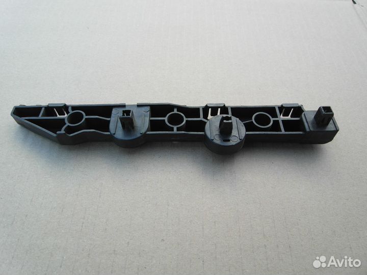 Кронштейн заднего бампера правый Infiniti Q50