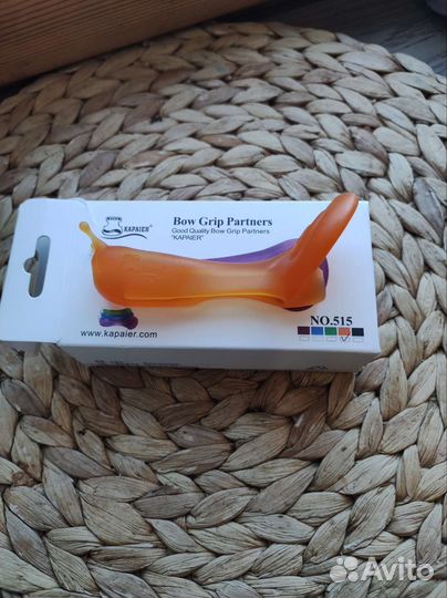 Корректор постановки пальцев на смычке