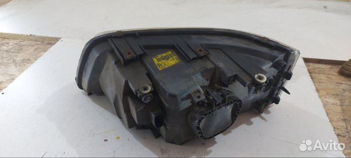 Фара галогеновая передняя правая Volkswagen