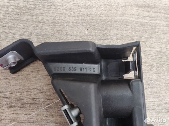 Кронштейн переднего бампера пр. Renault symbol 2