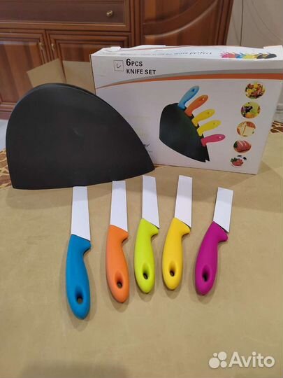 Набор кухонных ножей с подставкой