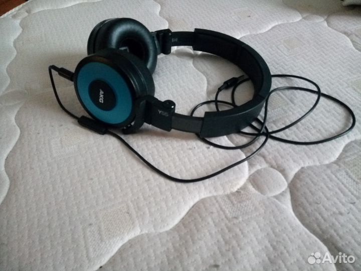 Akg y55 hotsell