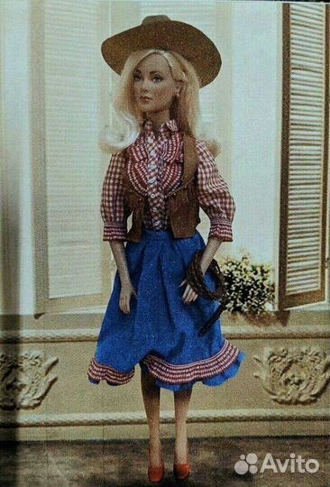 Наряд на куклу Тоннер