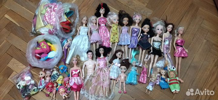 Коллекция кукол с гардеробом