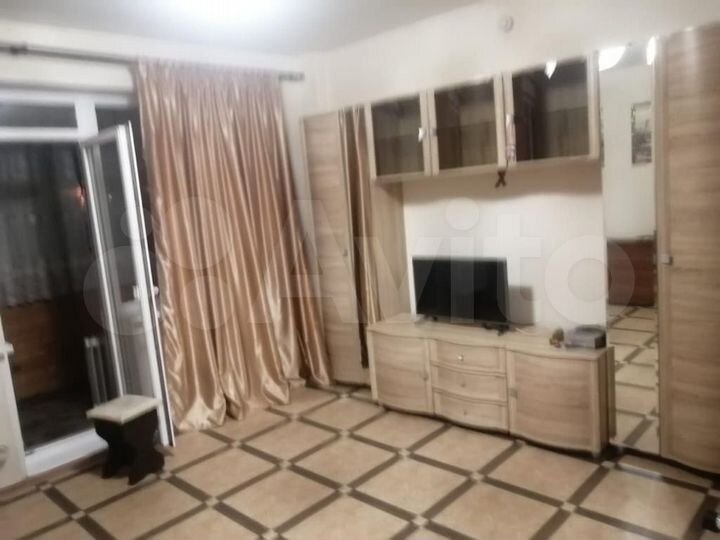 2-к. квартира, 65 м², 1/16 эт.