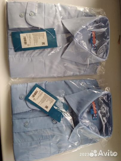 Новые рубашки (2) для мальчика школьного возраста