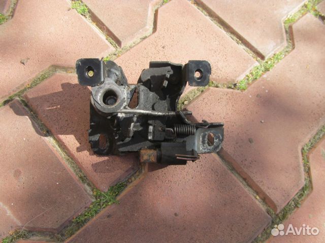 Замок капота Audi A4 B5 1995-2001