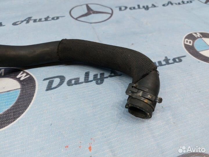 Патрубок системы охлаждения Mercedes-Benz E-Class