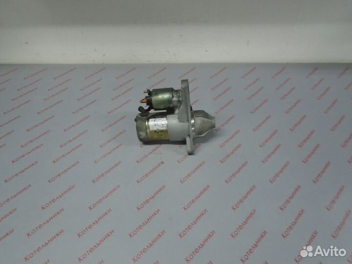 Nissan 23300-EN200 Стартер