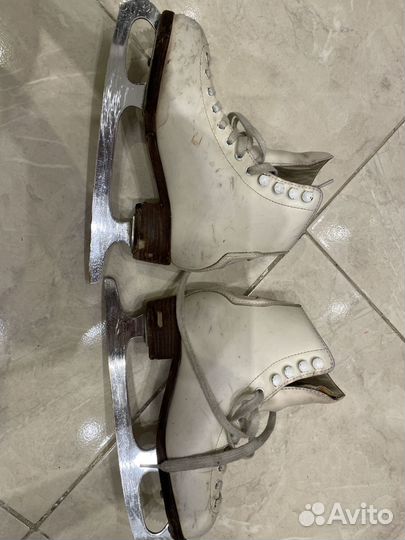 Фигурные коньки wifa 32LL