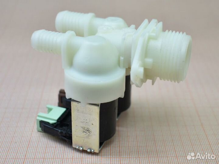 Клапан 2/180 на защелке Electrolux Zanussi AEG