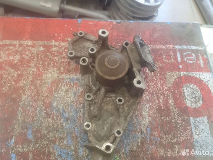 Помпа Land cruiser 100 2UZ-FE б/у