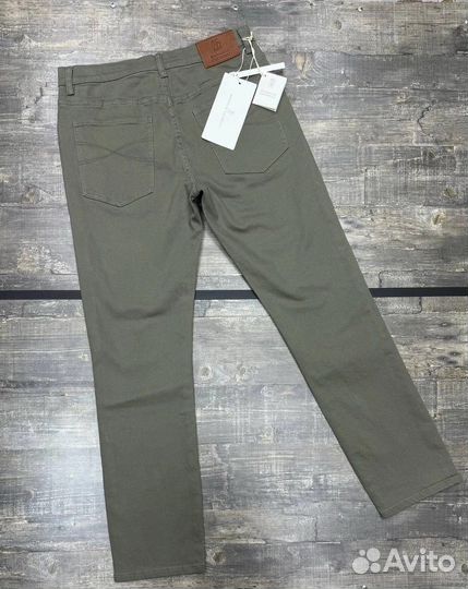 Элегантные джинсы для динамичных людей