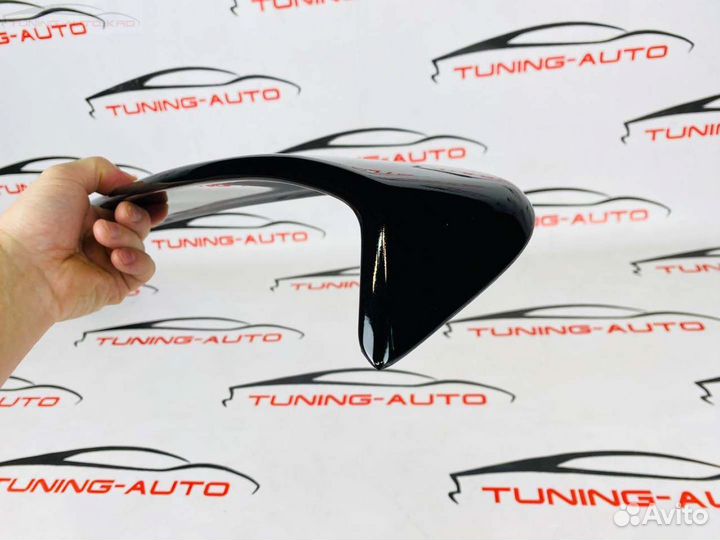 Спойлер на стекло Toyota Camry 70 F0236