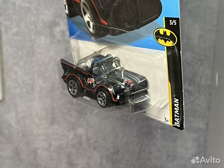 Hot wheels classic tv series batmobile / batman