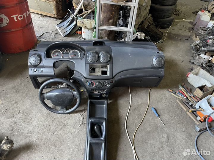 Торпедо Chevrolet Aveo T250