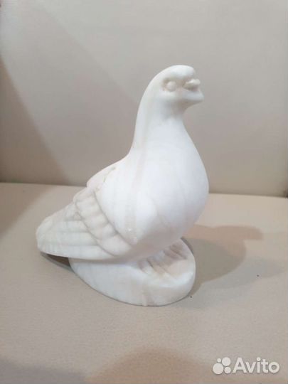 Статуэтка голубь