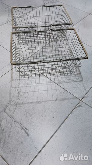 Корзина металлическая с ручками