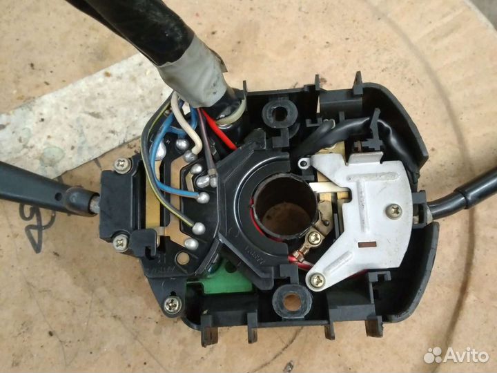 Mitsubishi Pajero I подрулевой переключатель