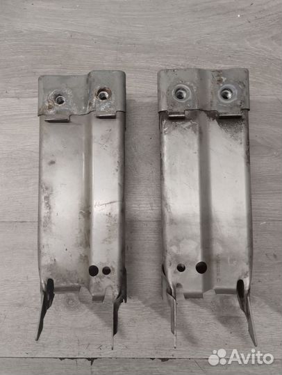 Opel Insignia Кронштейн усилителя бампера