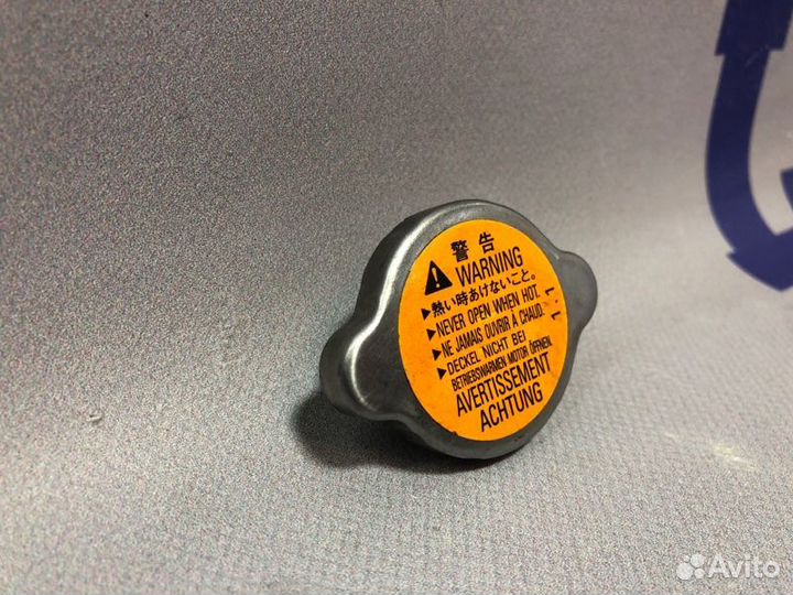 Крышка радиатора Mitsubishi Lancer X 2.0 2009