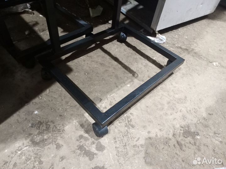 Стойка с плетеными корзинами 43/35/153 5 корзин на