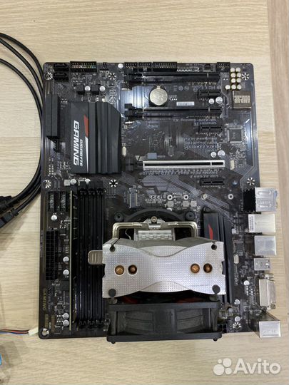 Материнская плата с процессором