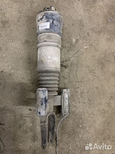 Амортизатор передний правый Mercedes E W211