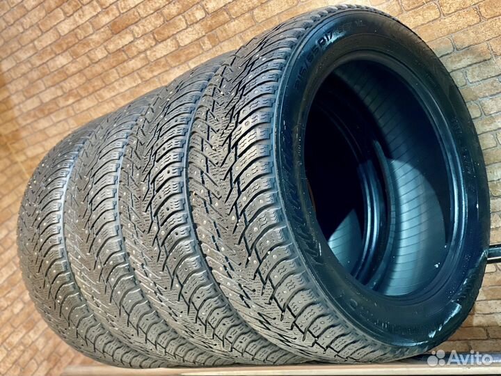 Nokian Tyres Hakkapeliitta 8 215/55 R17