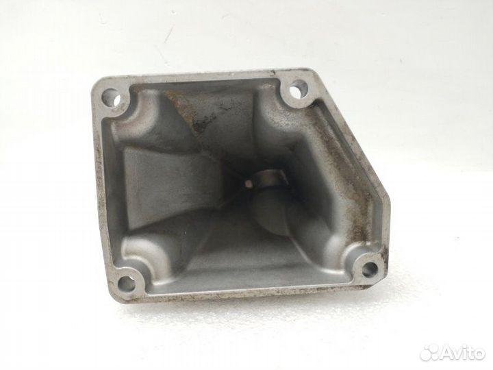 Кронштейн двигателя правый Mercedes-Benz S-Class