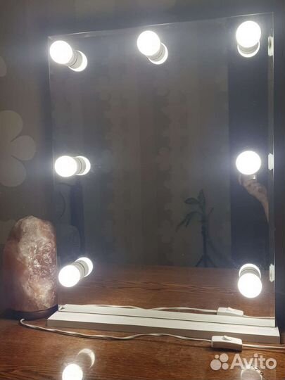Зеркало гримерное с лампочками