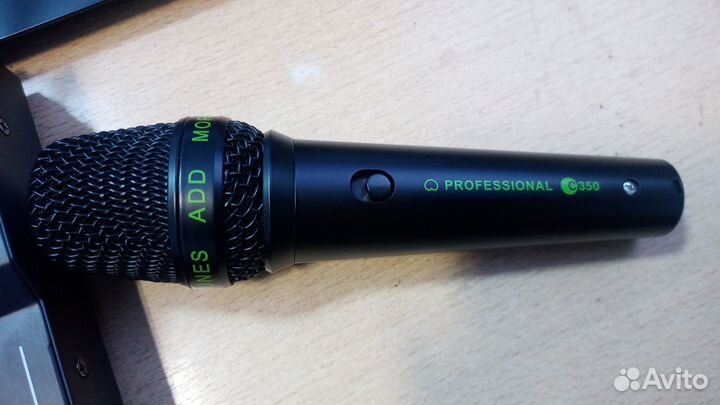 Микрофон проводной вокальный