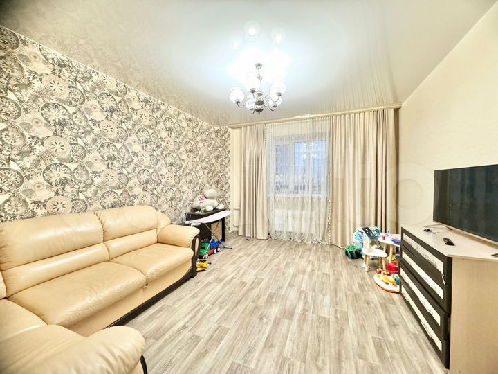 2-к. квартира, 62,5 м², 1/17 эт.