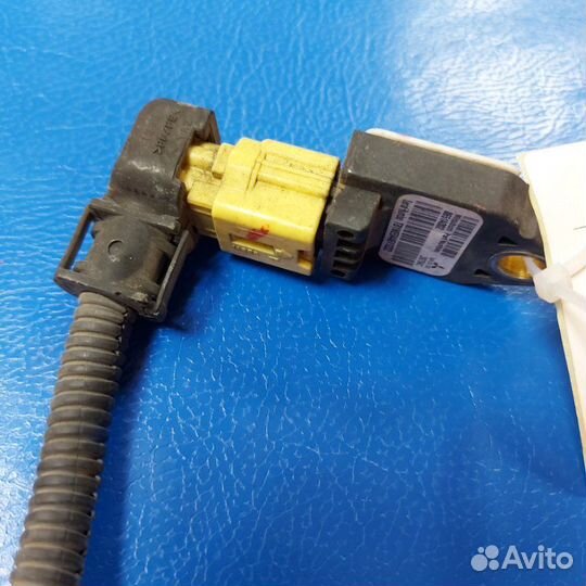 Датчик удара передний Mitsubishi Outlander Xl