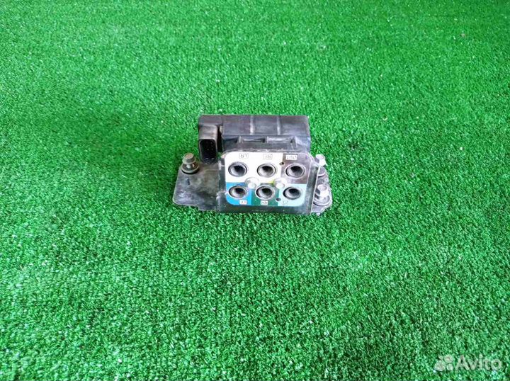 Блок клапанов пневматической подвески Dodge Ram