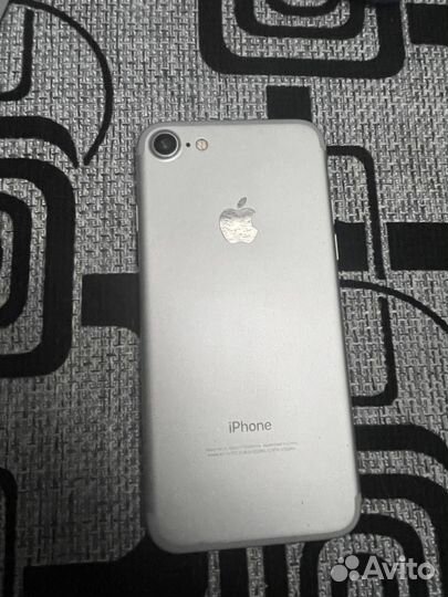 iPhone 7, 128 ГБ