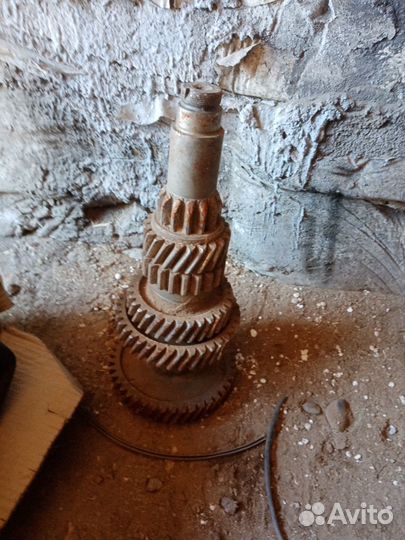 Вторичный вал кпп ЗИЛ