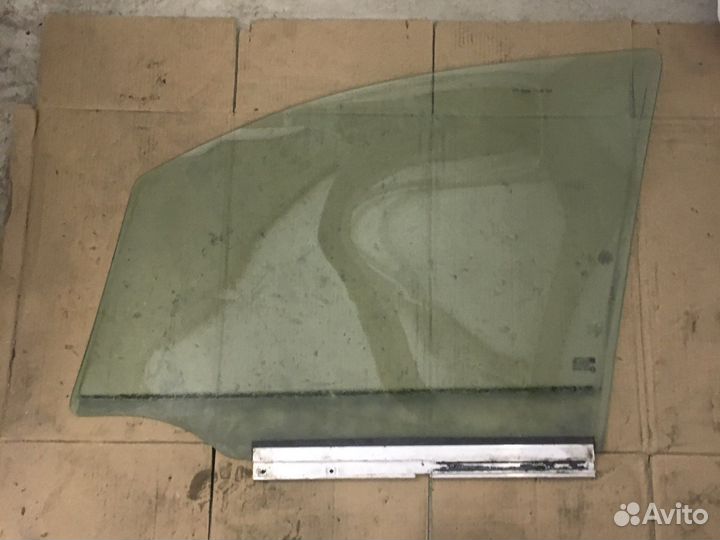 Стекло передней двери Opel Zafira (2688)