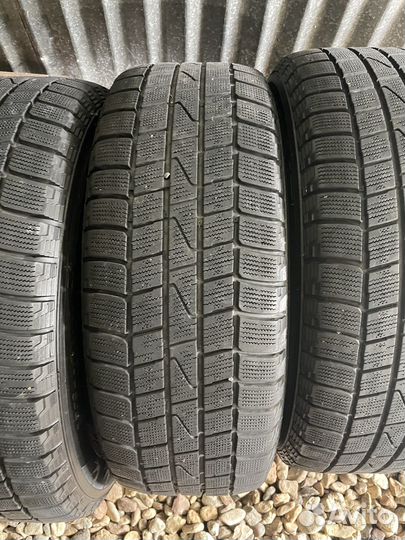 Hankook Winter I'Cept IZ2 215/60 R16 95Z