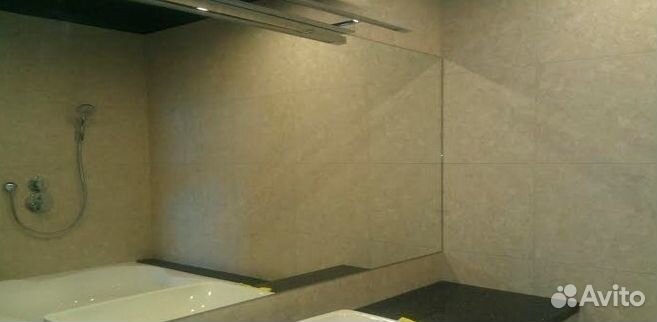 Зеркало на заказ на стену