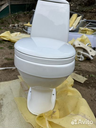 Унитазы и бачки бу