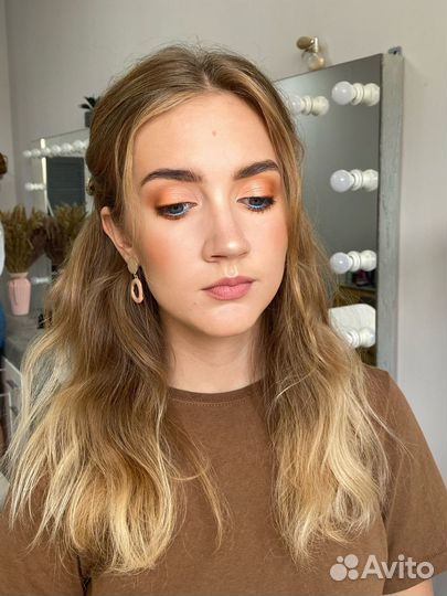 Макияж и прическа