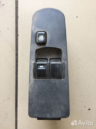 Кнопка стеклоподъемника Mitsubishi Colt Z30