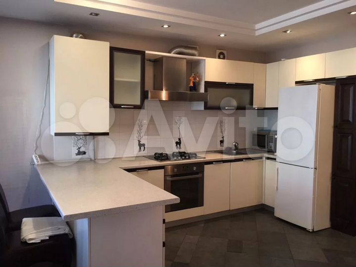 3-к. квартира, 100 м², 2/5 эт.