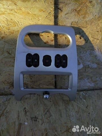 Декоративная накладка центральной консоли Renault