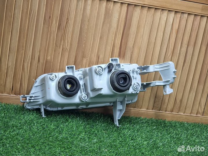 Фара правая Honda Accord CD 1994-1997 Depo