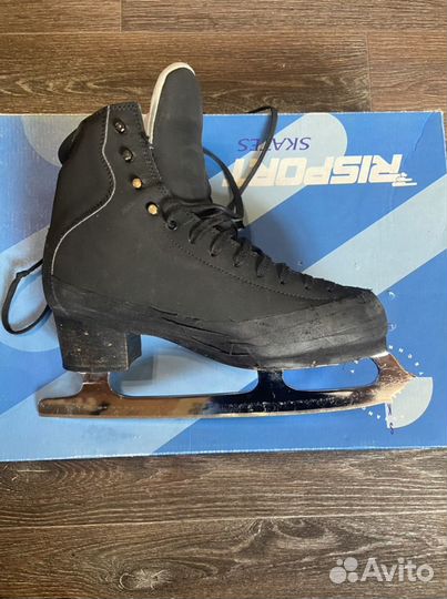 Фигурные коньки Risport Royal men