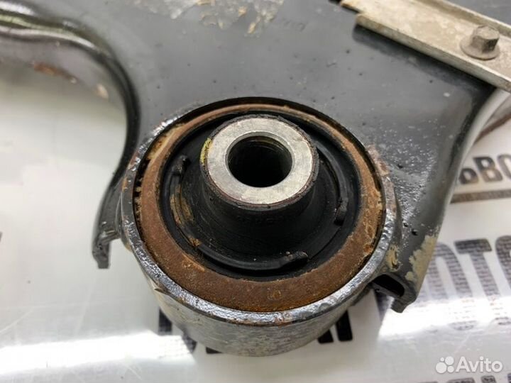 Рычаг передний левый нижний Volvo XC70 2008-2016