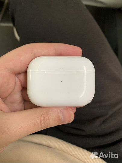 Оригинальный кейс для AirPods Pro
